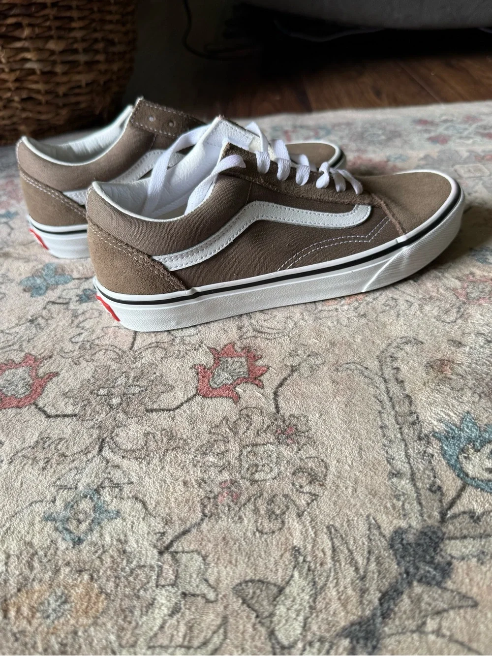 Vans Old Skool Woman's Low Top Sneakers - Brown/White - Picture 1 of 5